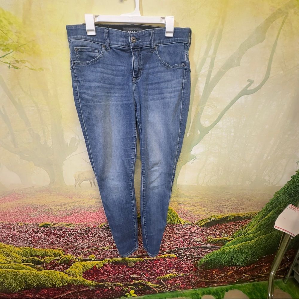 Torrid Women’s Jeans Size 12R Mid Rise Skinny Blue Denim Stretch Regular Length - Picture 1 of 8